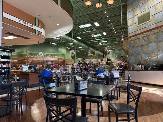 The sit 'n snack area....