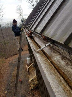 Asheville Gutter Cleaning & Maintenance