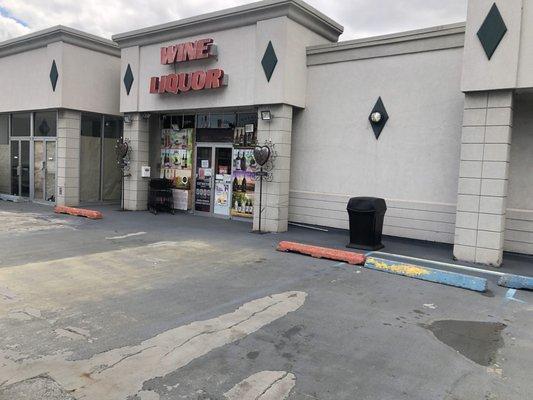 Douglaston Wine Spirits