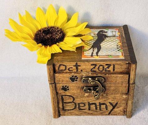 Custom Ash Container (Pet Urn)