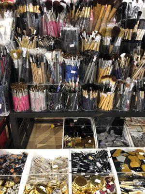 Yonique Cosmetics Outlet