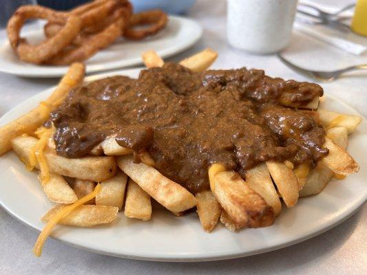 Chili cheese fries