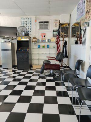 Friends Barber Shop Num 3
