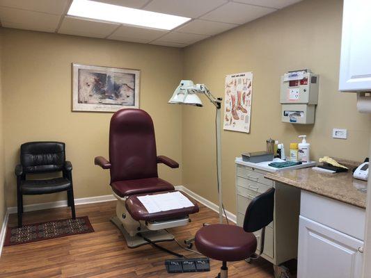 Anthony R Perez, DPM