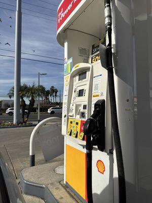 Pump 1 is a little tight to pull out of when there's a big truck in front (just my luck)