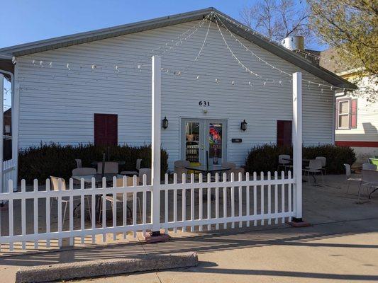 An entrance and patio