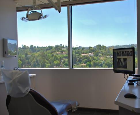 Encino Periodontics & Dental Implants