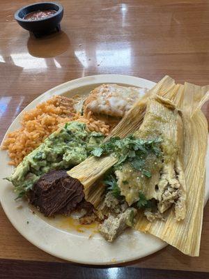 Muy delicioso! Tamales and chile rellano with guacamole, rice and some beef from the buffet. So good!