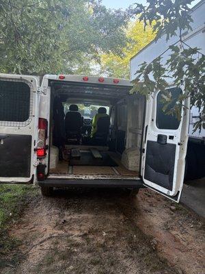 Andry’s Yunk Removal And Small Moving Services