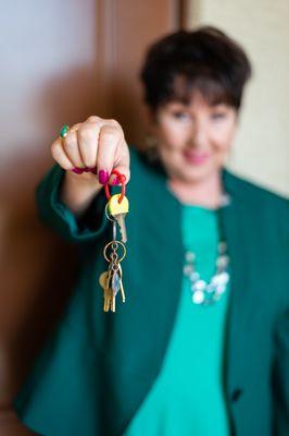 Linda Sale - HomeSmart Lifestyles