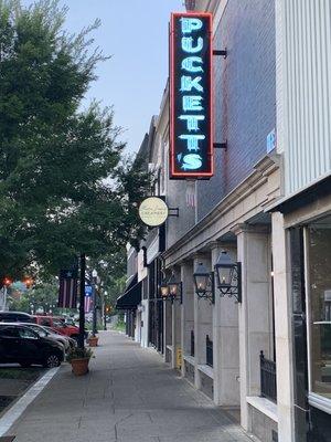 Puckett's Restaurant