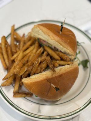 Cheeseburger with cheddar cheese and fully dressed