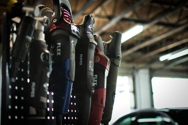 Machines are key in perfecting paint ! A small look at our line up !