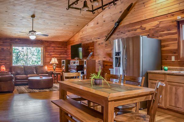 Fly Away Cabin - OZK Cabins