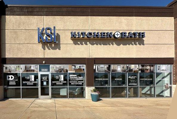 Henderson Glass located within the KSI Kitchen & Bath Brighton Design Center