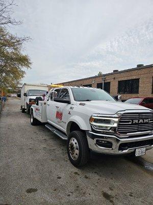 Medium Duty Towing
Box Trucks
Moving Trucks
Delivery Trucks
Amazon Trucks