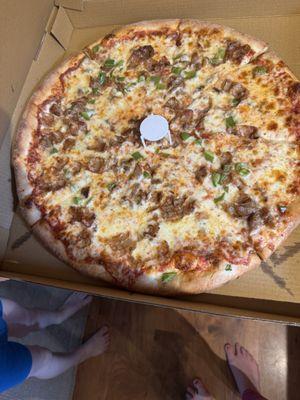 XL sausage and pepper pizza