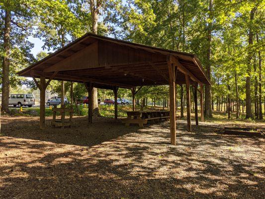 Big picnic shelter at Richfield Park