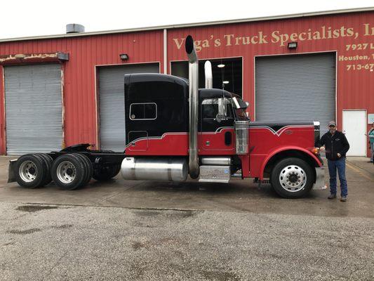 Vega's Truck Specialists