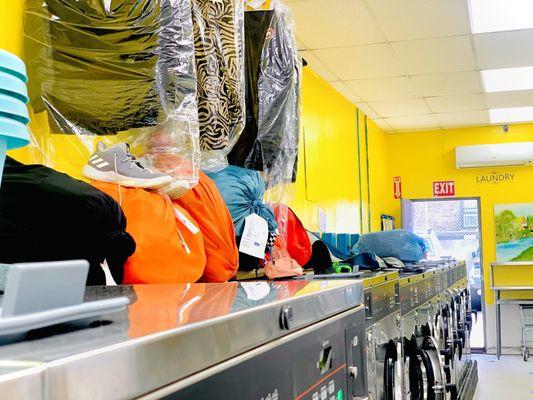 Flora’s Laundromat