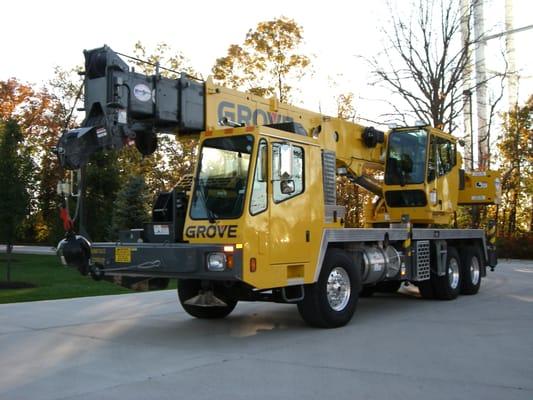 Grove 40-Ton TMS500E Hydraulic Crane Rental