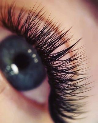 Pestañas pelo a pelo