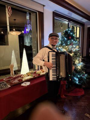 Accordion Music by Lorenzo