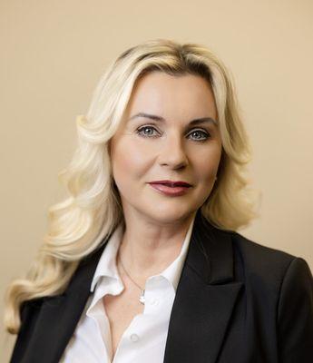 Loreta Ropas Real Estate Broker REMAX Millennium, Homer Glen, IL