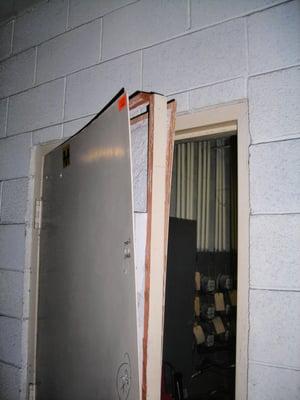 12810 Caswell Ave Los Angeles CA 90066 Thieves Burglary 4