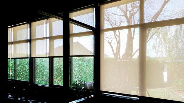 Natural Light Filtering For Cafe - 10% Openness Solar Shades