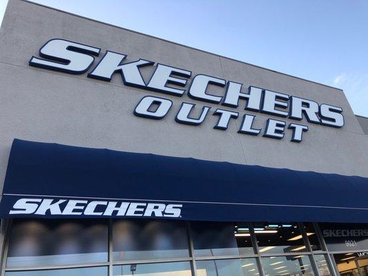 SKECHERS Warehouse Outlet