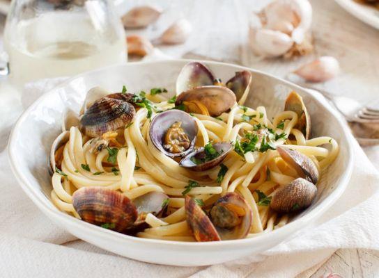 Fake stock photo on website not of restaurant