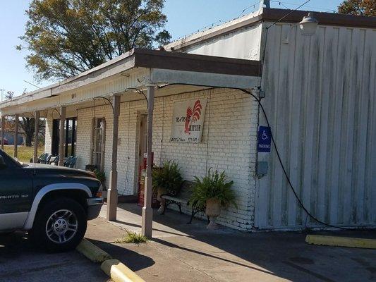 Not much to look at outside but great eating inside. My kind of place.