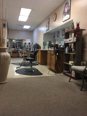 Kutting Edge Hair Salon