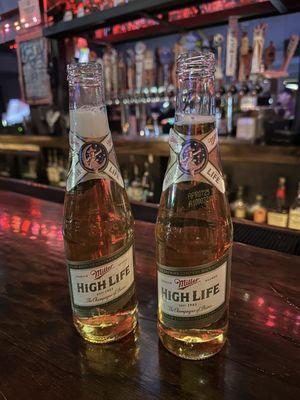 Bluefoot Bar & Lounge