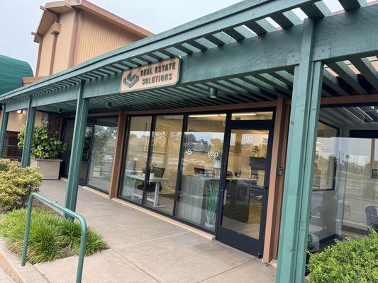 Alejandro Ayon - LPT Realty