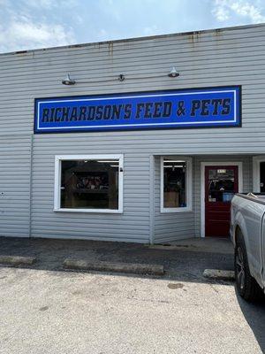 Richardson Feed And Pet Center