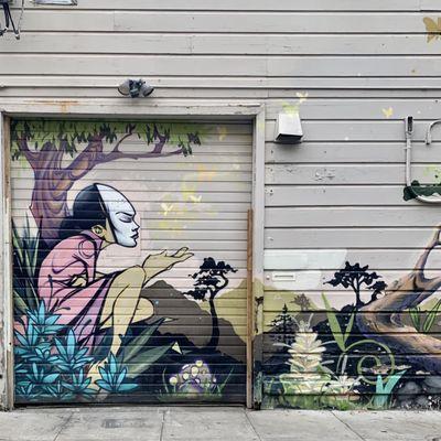 Mural by Sam Flores @tigerbuter