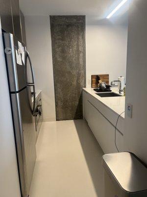 R Lee Management Services