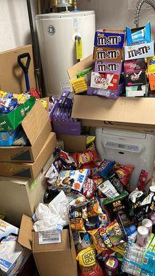 The expired snacks he give it me and refuse to exchange it