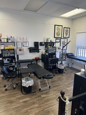 Skin Canvas Tattoo & Piercing