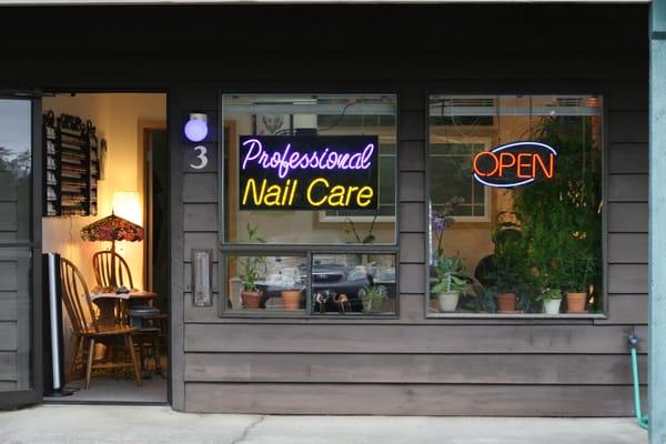 Gellin' Nails; looking from the outside in. Very beautiful, very clean Nail Salon.