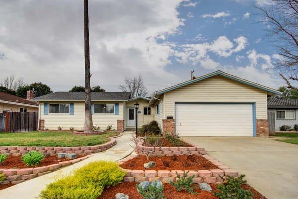 Voted one of the Best Neighborhoods in Elk Grove! Old Town!