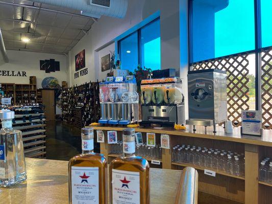 Cool River Wine & Spirits