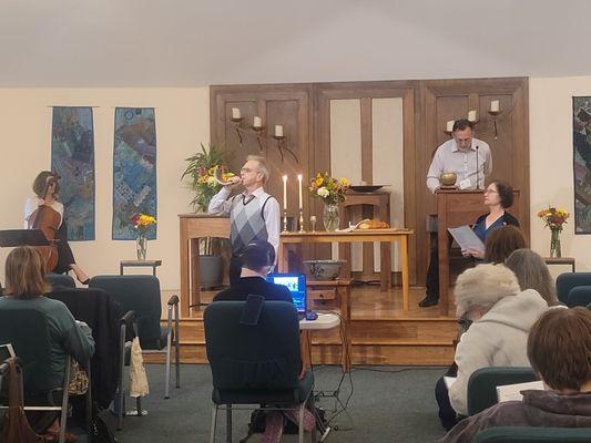 Blowing the shofar at Rosh Hashanah 2024