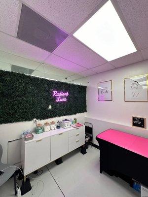 Radiant Luxe Beauty Bar 214-714-3782