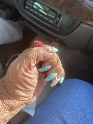 Saw Charlene again for my nail designs! I so admire her talent and flair for new nail art and I like being the canvas.