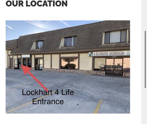 Entrance to Lockhart 4 Life.
Up the stairs. (No elevator)