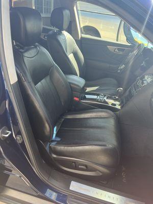 Leather passenger seat.