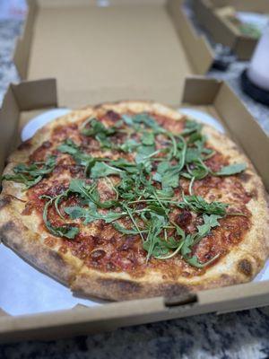 Prosciutto & arugula hot honey pizza